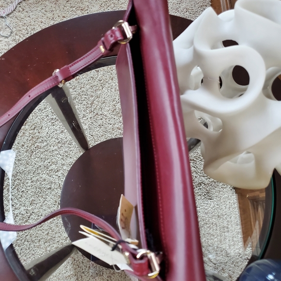 Celine Lefebure

Victoria Leather Crossbody bag - Picture 7 of 13